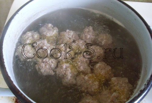 суп с фрикадельками - отдельно сварить фрикадельки