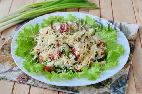 салат из консервированных кальмаров простой и вкусный