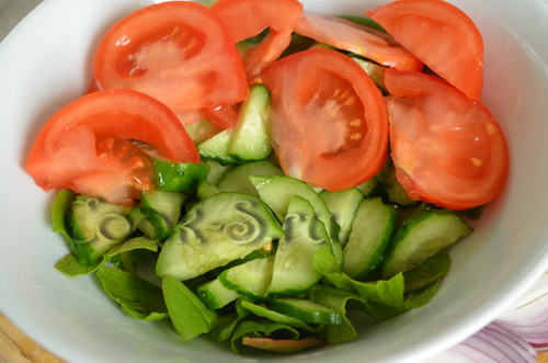 салат со щавелем и овощами