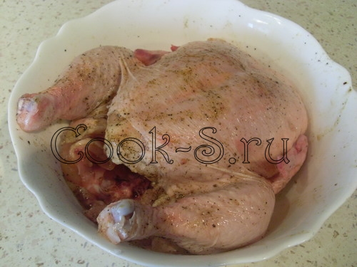 курица с картошкой в духовке - посолить и поперчить