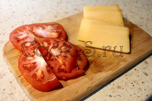 сыр и помидоры
