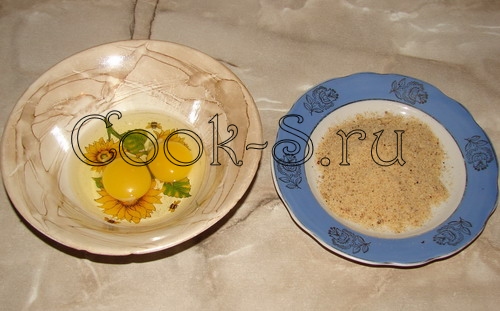 котлеты с маслом и зеленью - яйца и сухари