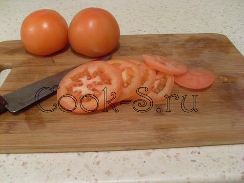 мясо по-французски с помидорами - нарезать помидоры
