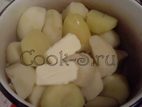 картофельное пюре с луком - масло