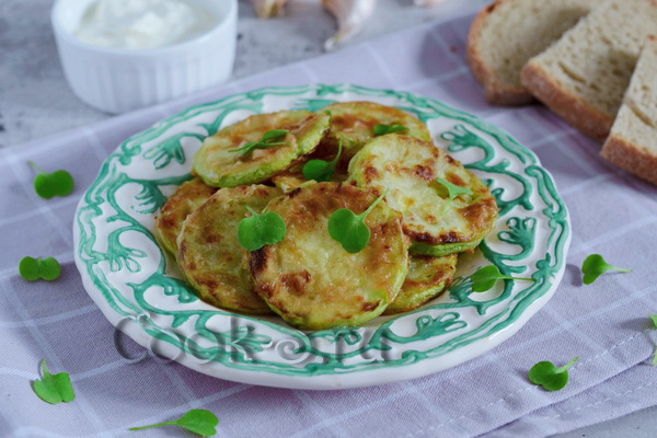 жареные кабачки сметана