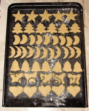 новогоднее печенье на елку - поставить в духовку