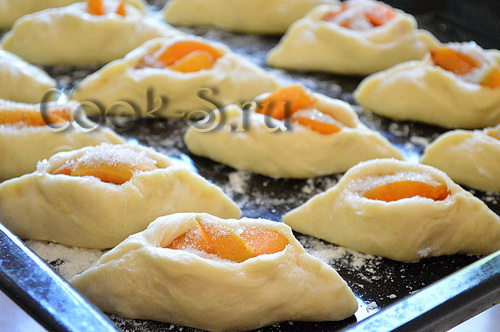 пирожки с абрикосами в духовке