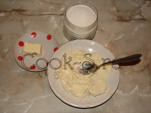 ромовая баба - масло растереть с сахаром
