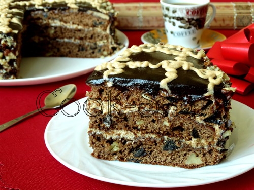торт с орехами и черносливом
