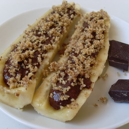 бананы фаршированные шоколадом и орехами
