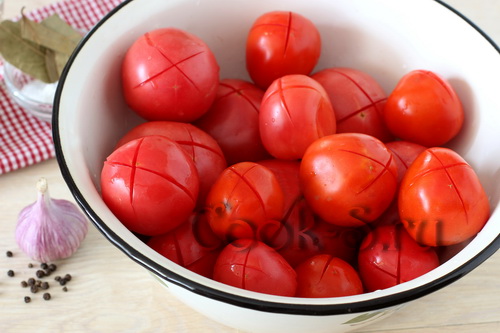 помидоры с надрезами