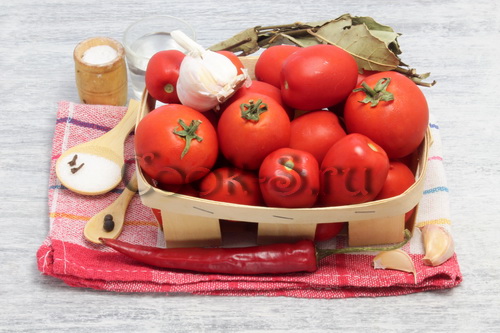 помидоры в собственном соку на зиму - ингредиенты