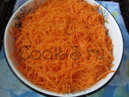 салат из баклажанов на зиму - морковь
