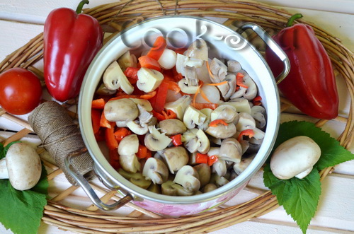 овощной салат с грибами на зиму