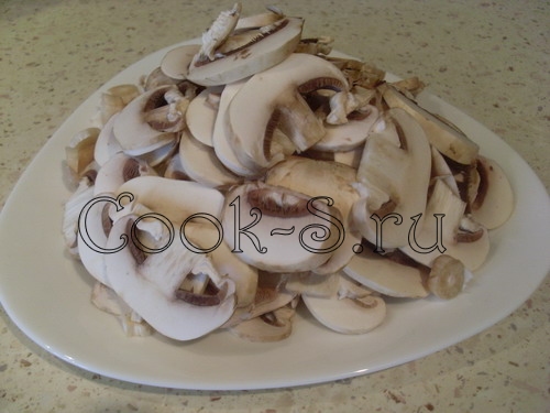 грибной суп с гречкой - нарезанные грибы
