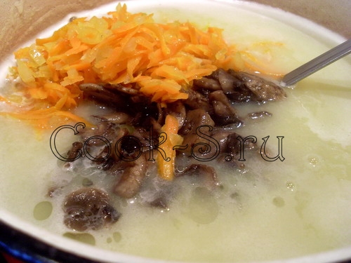 суп пюре из картофеля - добавить грибы и морковь с луком