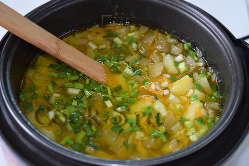 Рассольник в мультиварке с куриными сердечками