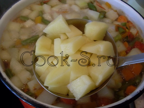 суп из замороженных овощей - картошка