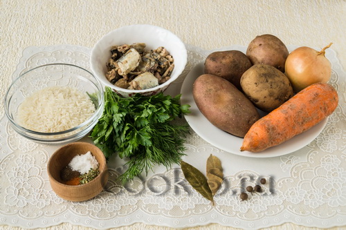 суп с рыбными консервами и рисом - ингредиенты