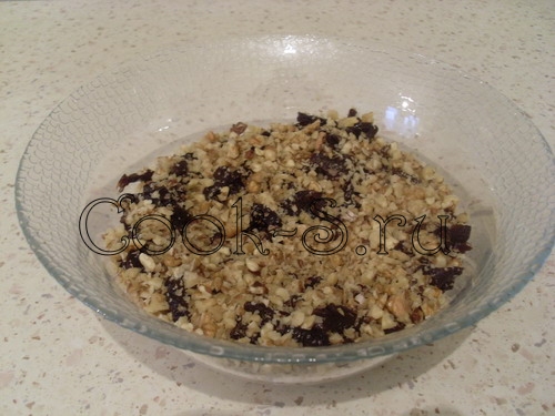 салат нежность - 3 слой чернослив и орехи