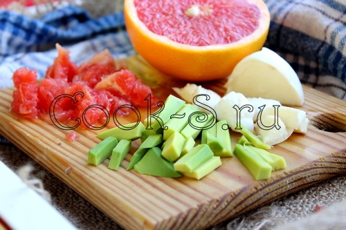 салат с грейпфрутом и авокадо