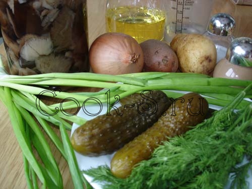салат с маринованными грибами - ингредиенты