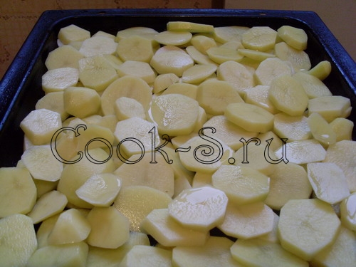 картофель запеченный в духовке - на противень