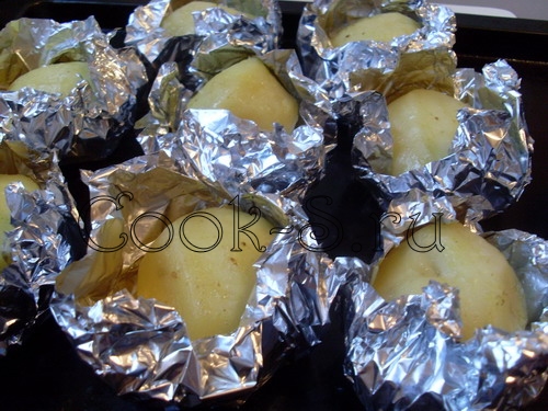 картофель запеченный в фольге - приоткрыть
