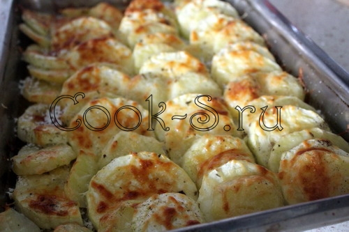 Кабачки, запеченные в духовке с картофелем и помидорами