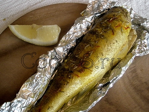 Запеченная рыба судак в духовке в фольге целиком