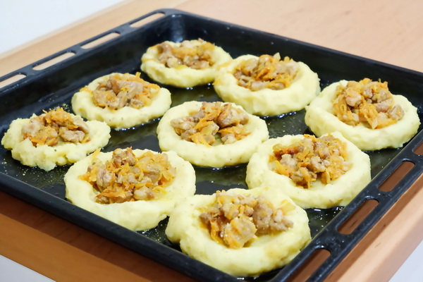 картофельные гнезда с мясом рецепт с фото