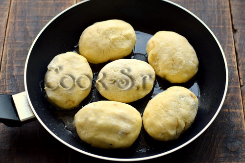 картофельные зразы с фаршем на сковороде