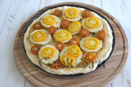 пицца с баклажанами и помидорами