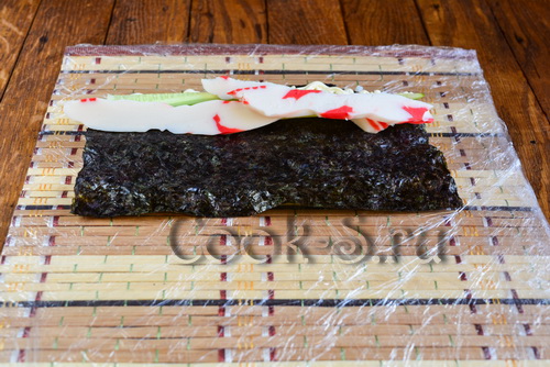 Как приготовить Огуречные роллы с крабовыми палочками и творожным сыром рецепт пошагово
