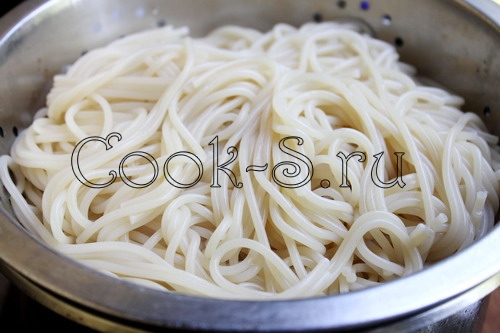 http://cook-s.ru/images/stories/vtorie_bluda/raznoe/spagetti_s_indeikoi/spagetti_s_indeikoi_6.jpg