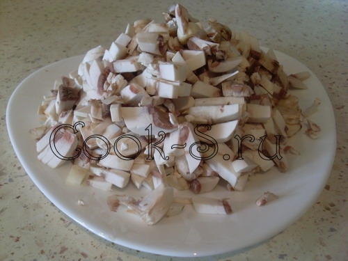 жульен с курицей и грибами - нарезать грибы