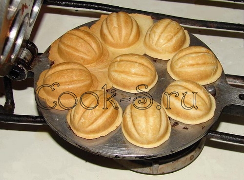 Печенье орешки со сгущенкой. Пошаговый рецепт с фото