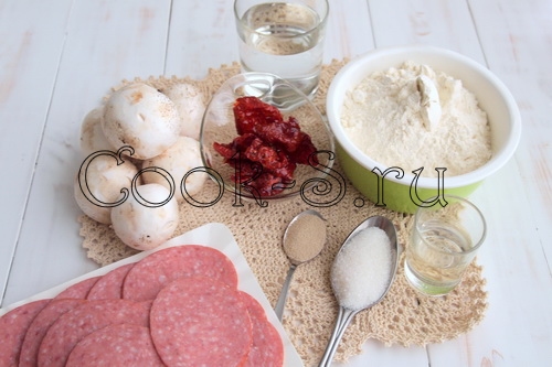 пирог с грибами и колбасой - ингредиенты