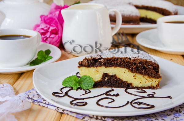шоколадный пирог с творожной начинкой