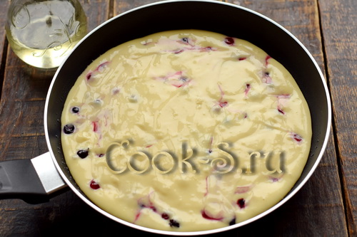 заливной пирог с замороженными ягодами рецепт