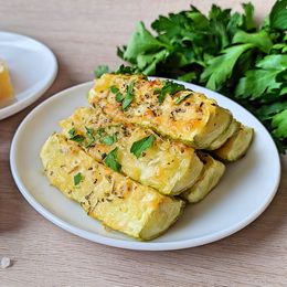 Кабачковые «дольки» с сыром и чесноком 