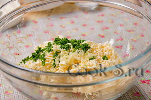 Яичные рулеты с грибами – кулинарный рецепт